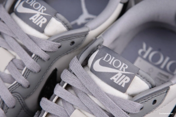 Rep LUCY JORDAN DR X CN8607-002 LOW box) 1 (DR OG shoe 0814